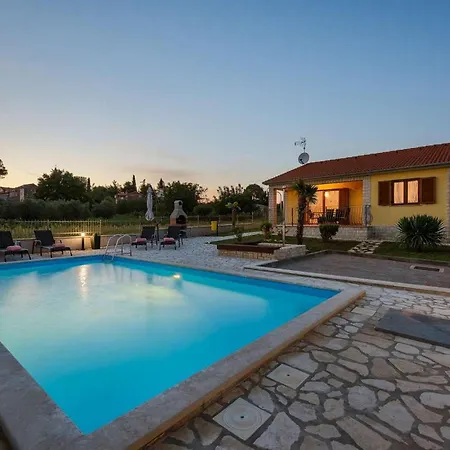 Bali Holiday home Kastelir